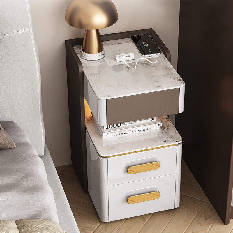 北欧風3層ベッドサイドテーブル - エレガンスと機能性を兼ね備え