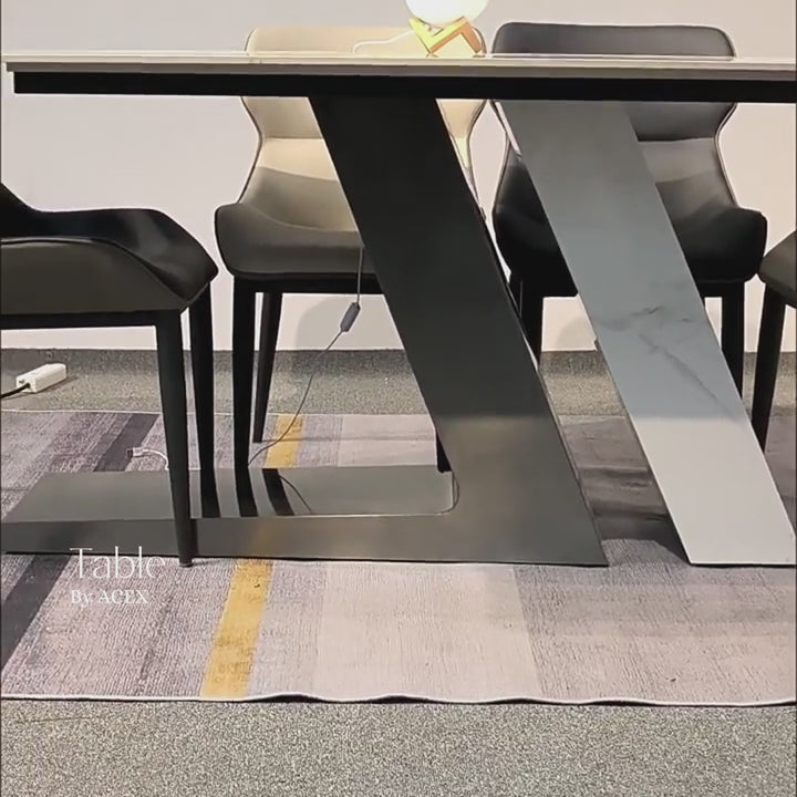 THE TABLE/ミニマルなデザイン